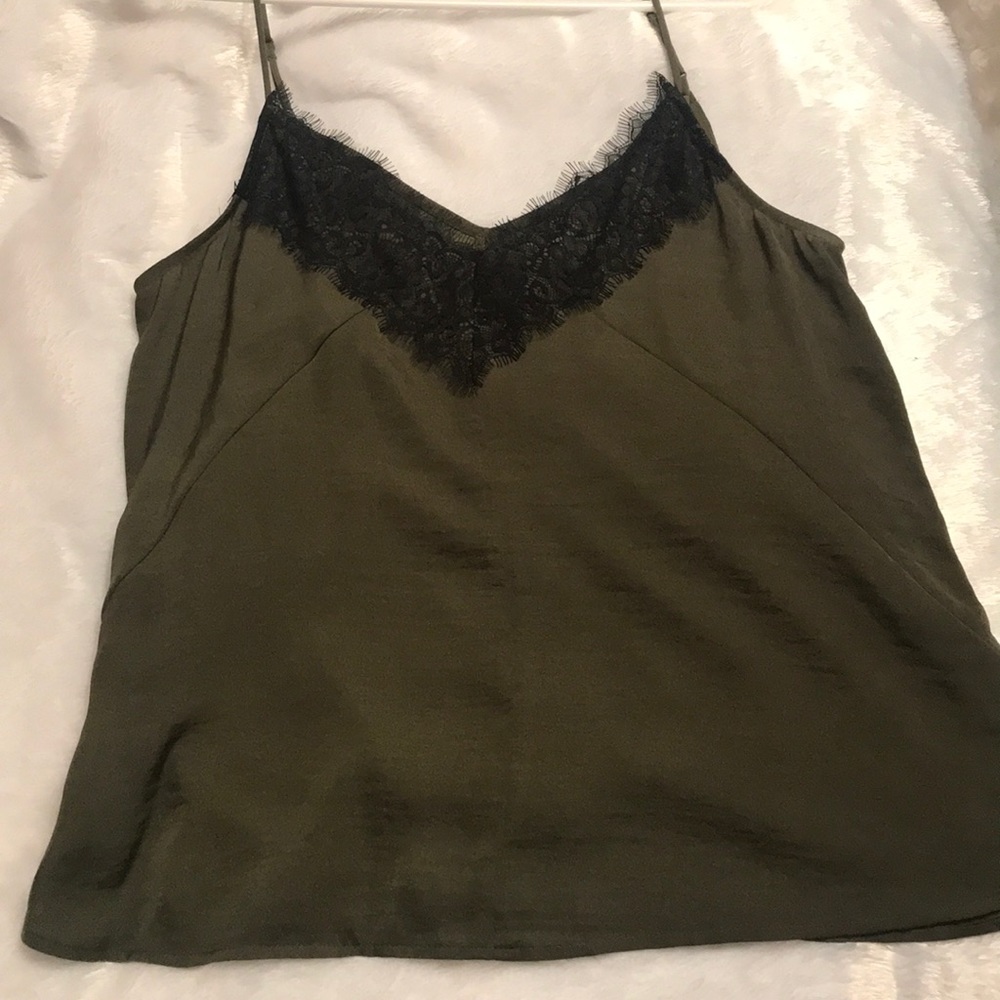 Express Tank with lace detail
